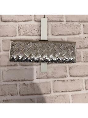 La Regale Vintage Sequined Clutch Silver